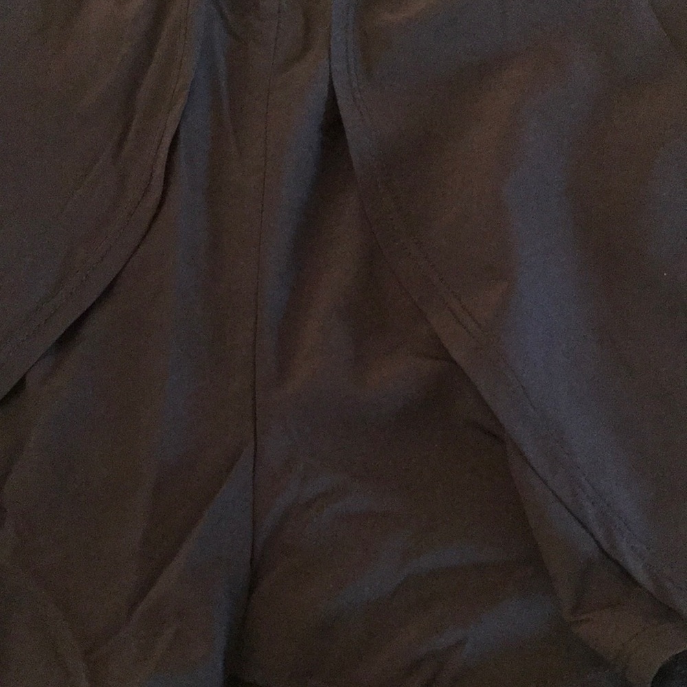 Fabletics Shorts - Picture 2 of 5
